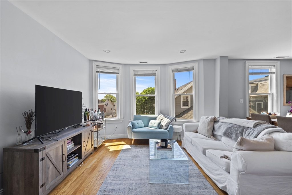 87 M St, South Boston