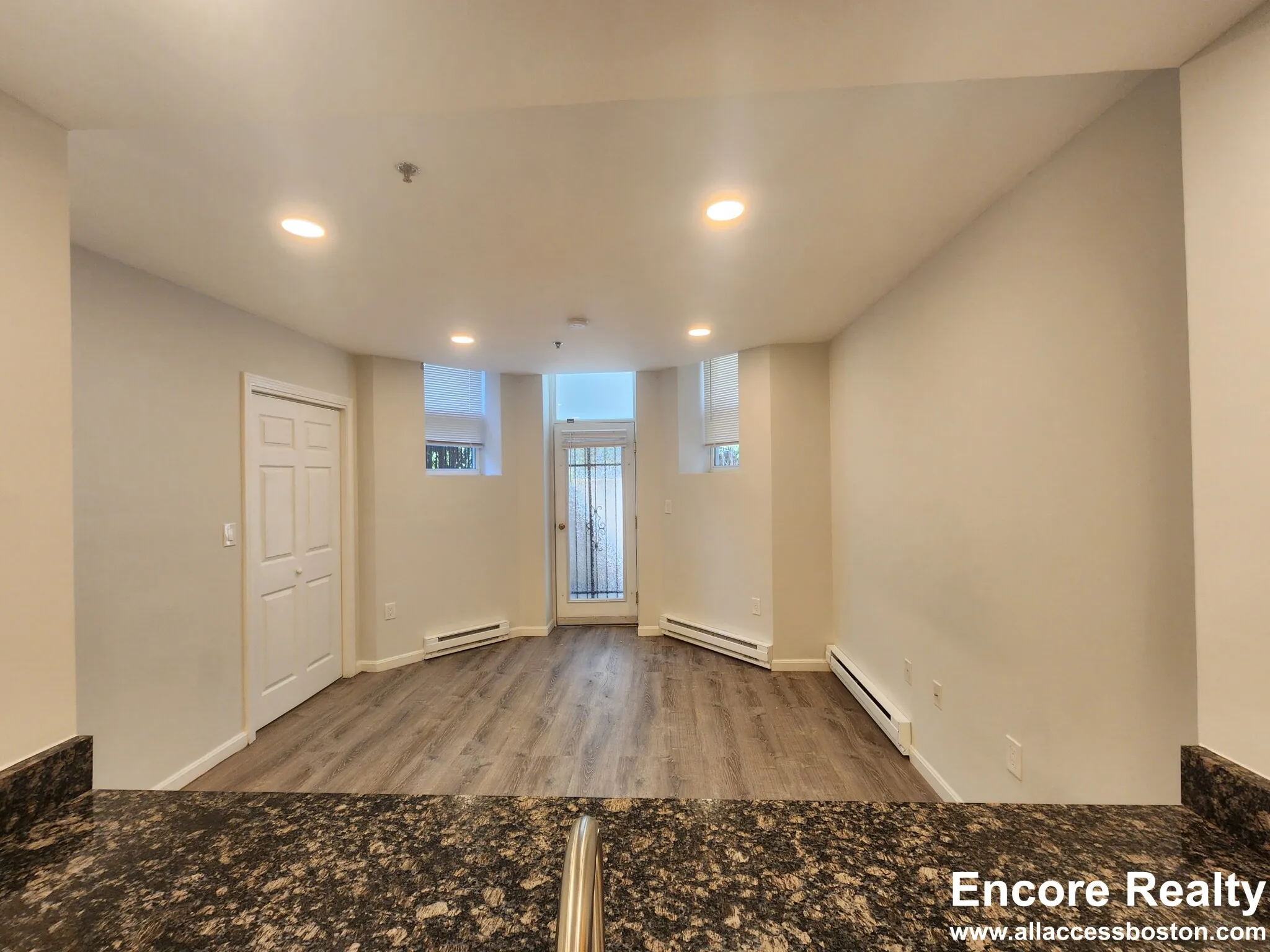 24 Queensberry St, Fenway