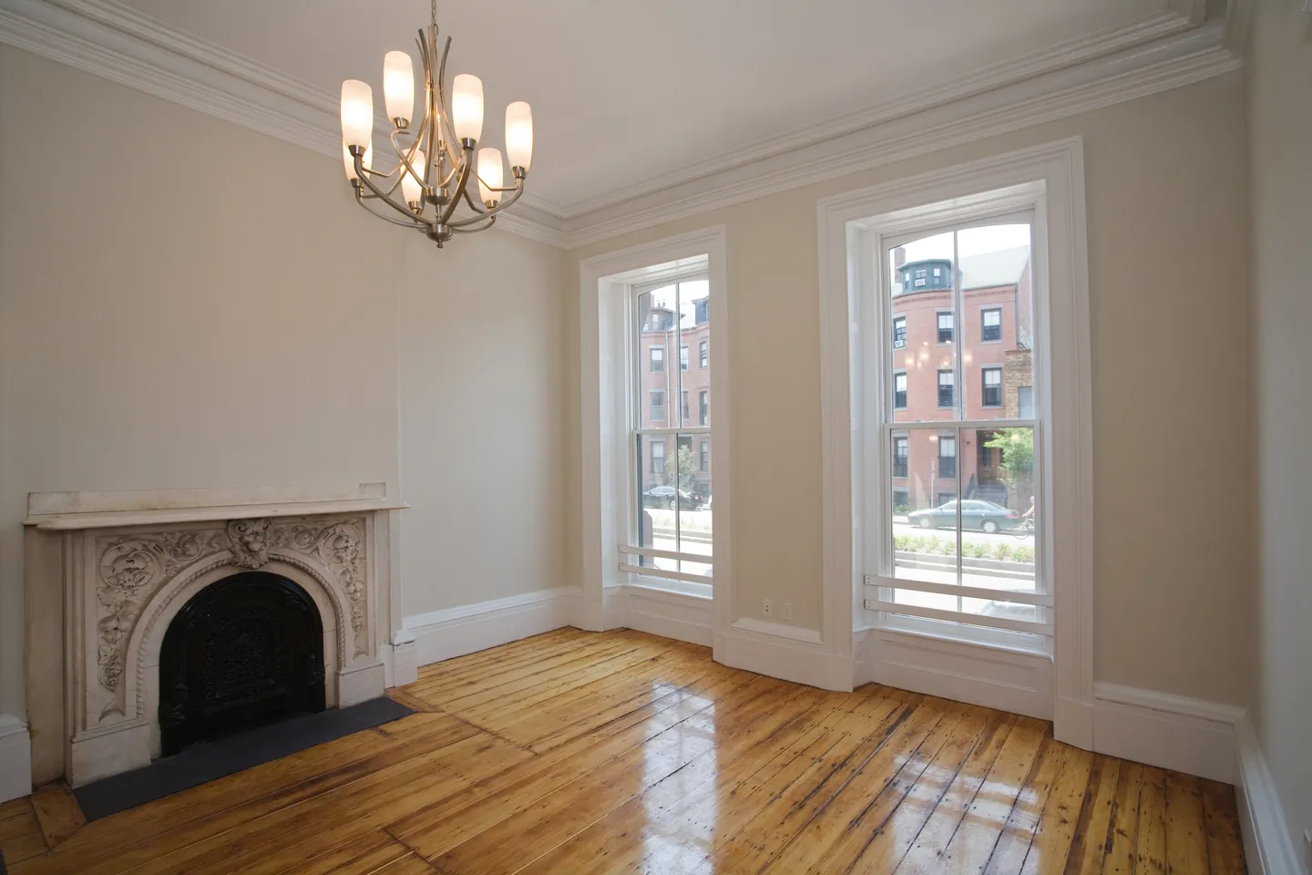 658 Massachusetts Ave, South End