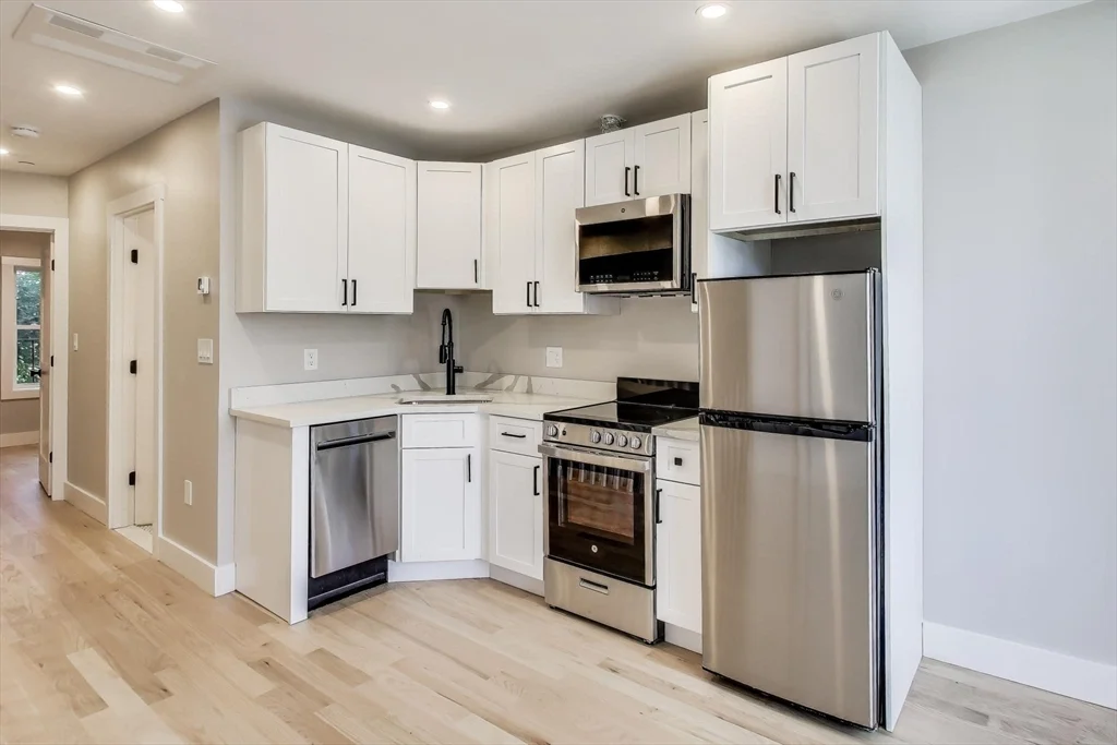 37 Delle Ave, Mission Hill