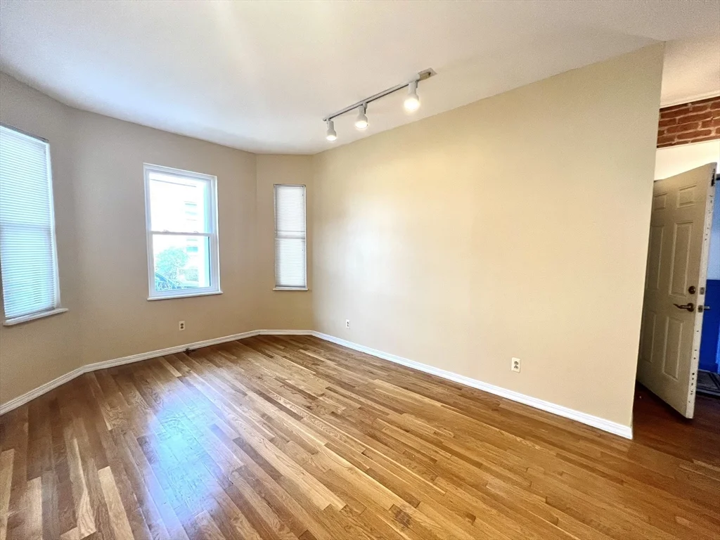15 Ralph Piteri Ter, Watertown