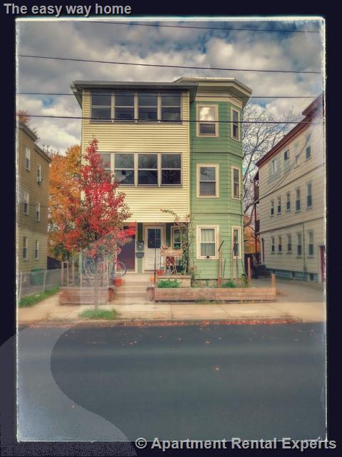 294 Boston Ave, Tufts