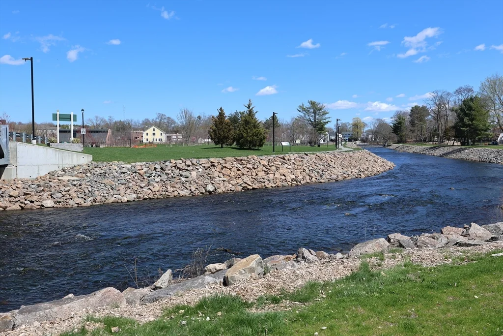 150 Neponset St, Canton