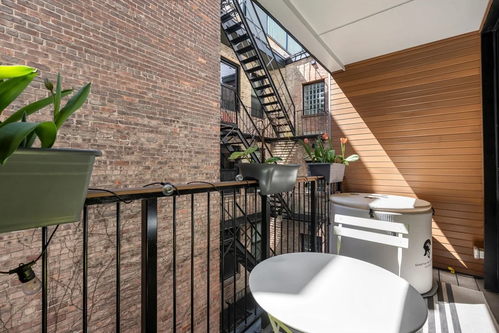 277 Border St, East Boston