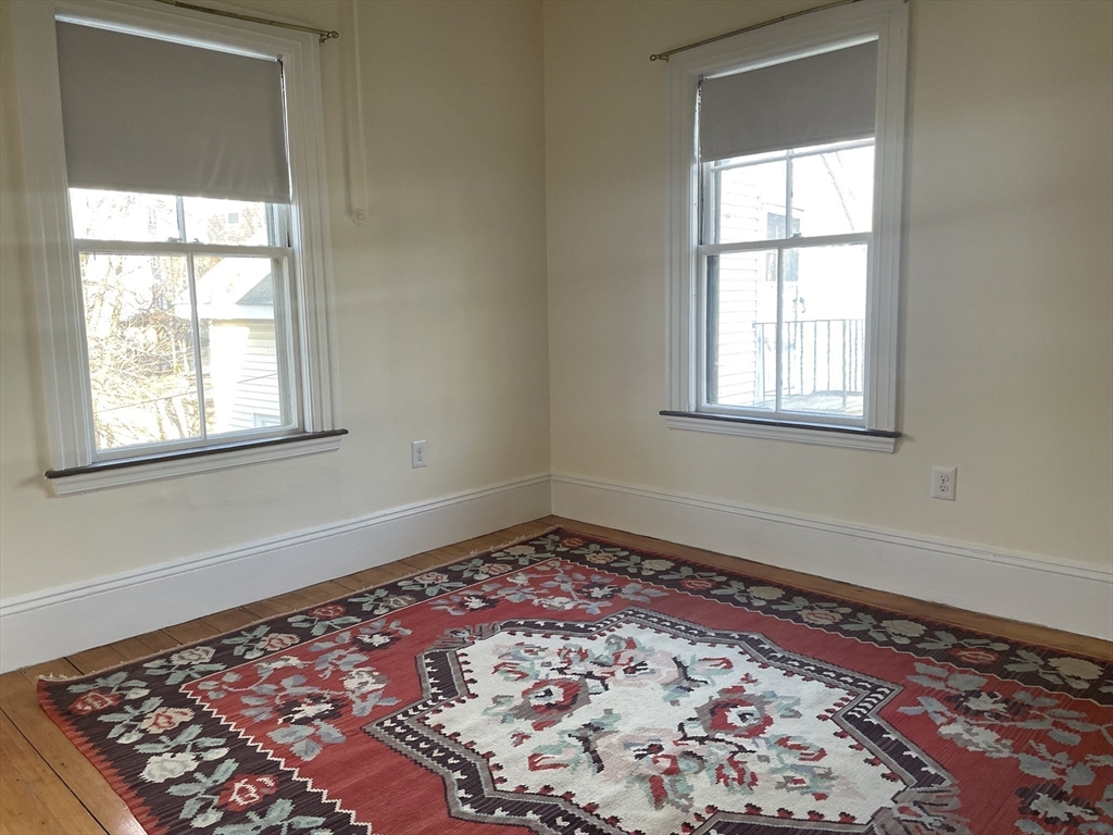 28 Glen Rd, Jamaica Plain