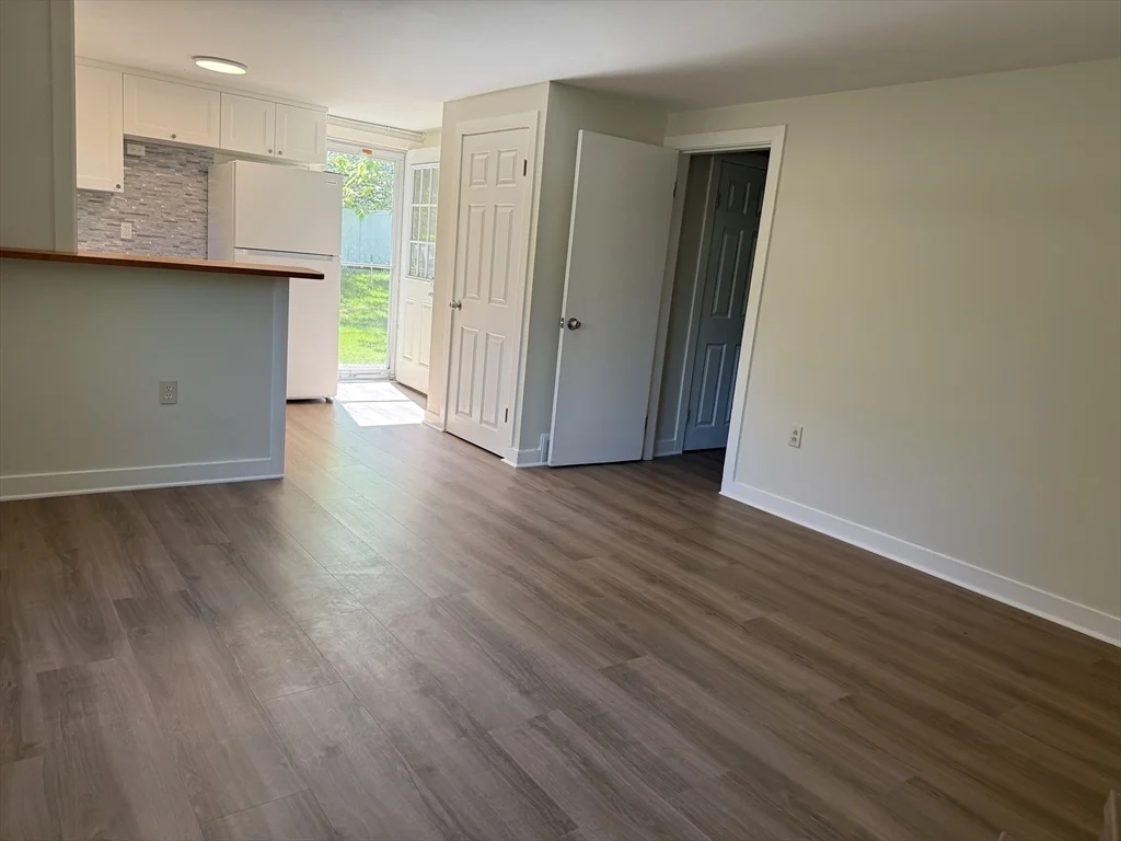 28 Crestview Dr, Westborough