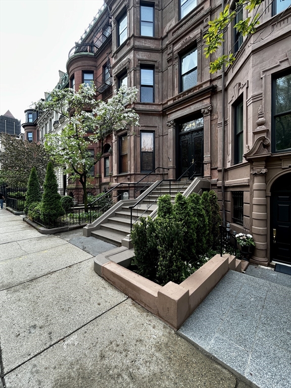 144 Commonwealth Ave, Back Bay