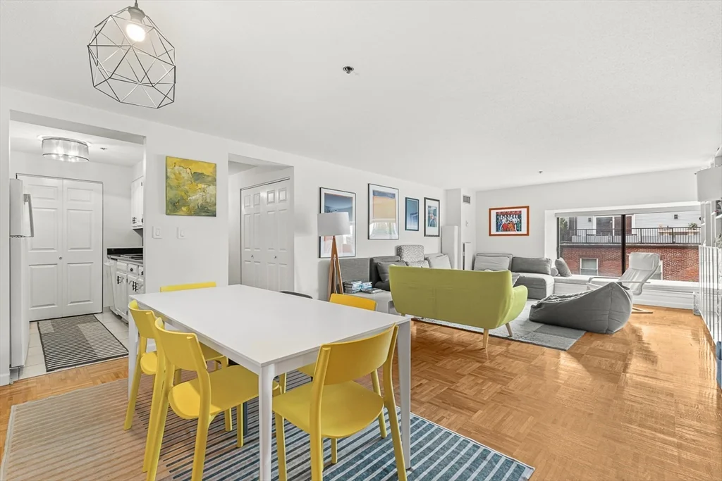 357 Commercial St, Waterfront