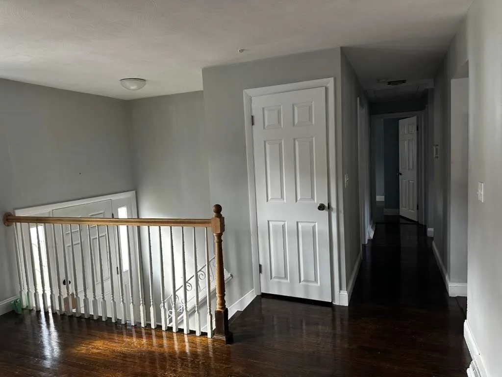 63 Mcgarvey Rd, Stoughton