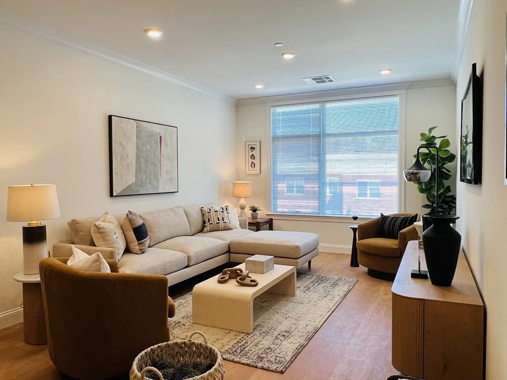 201 Sherman Rd, Chestnut Hill