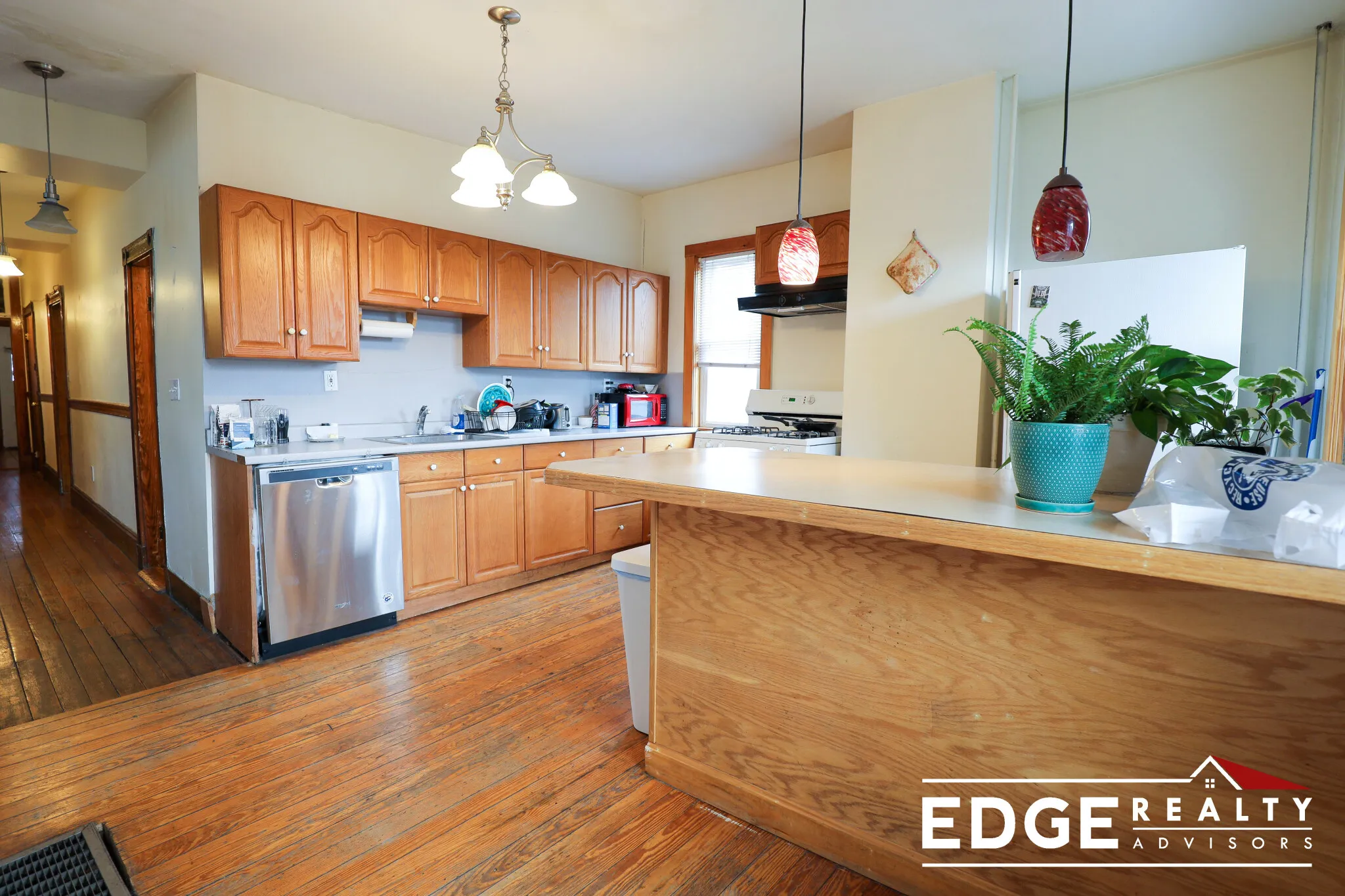 346 Faneuil St, Oak Square