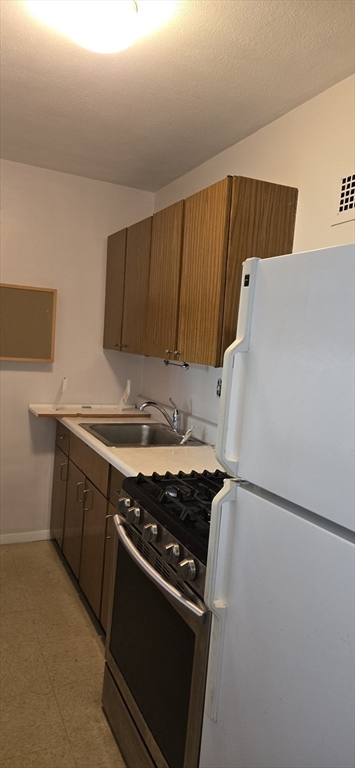 6 Whittier Pl, West End