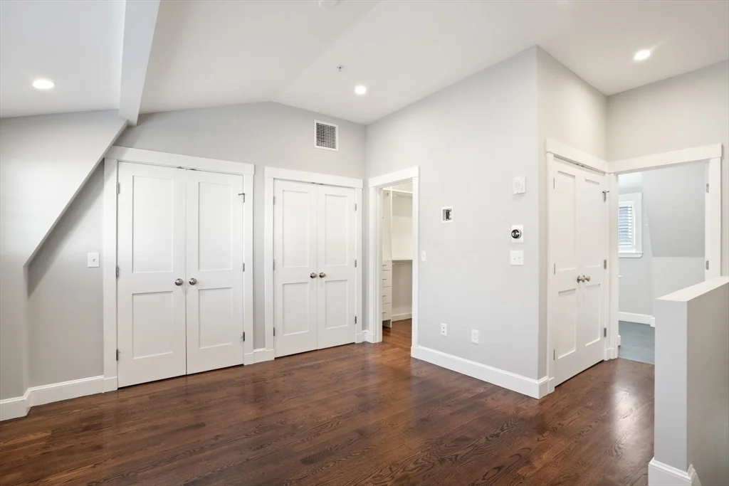 5 Atwood Sq, Jamaica Plain