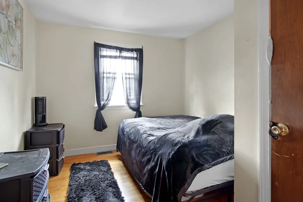 26 Moreland Ave, Dedham