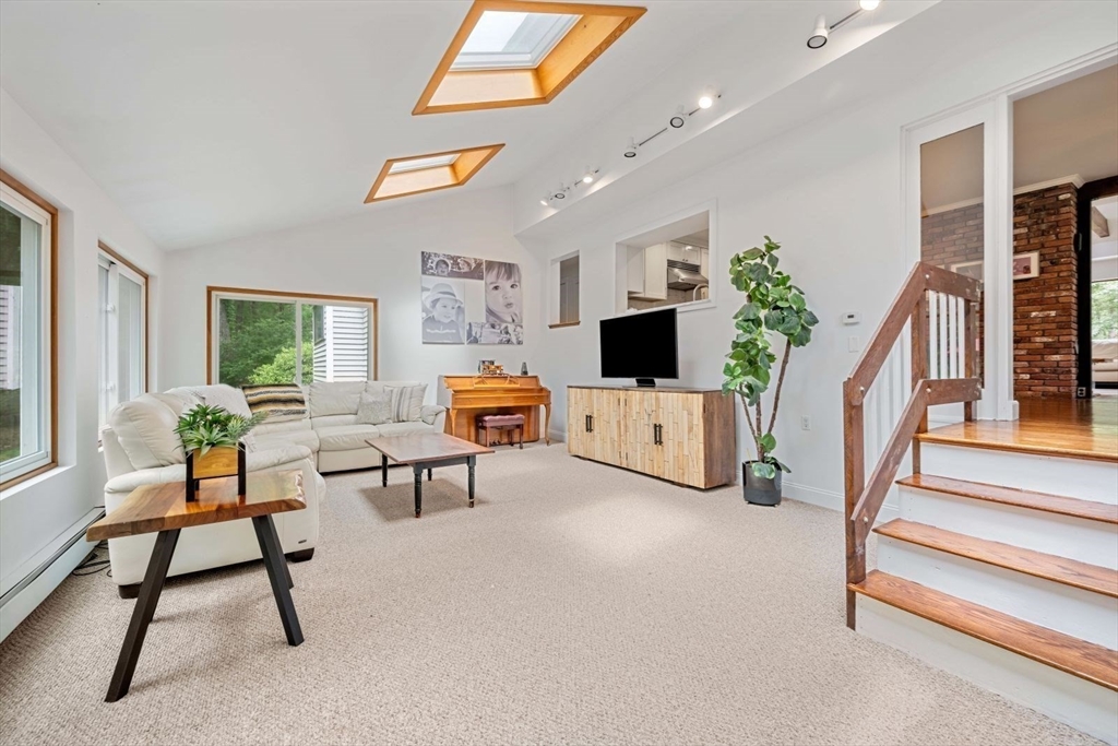 2 Deer Run, Littleton