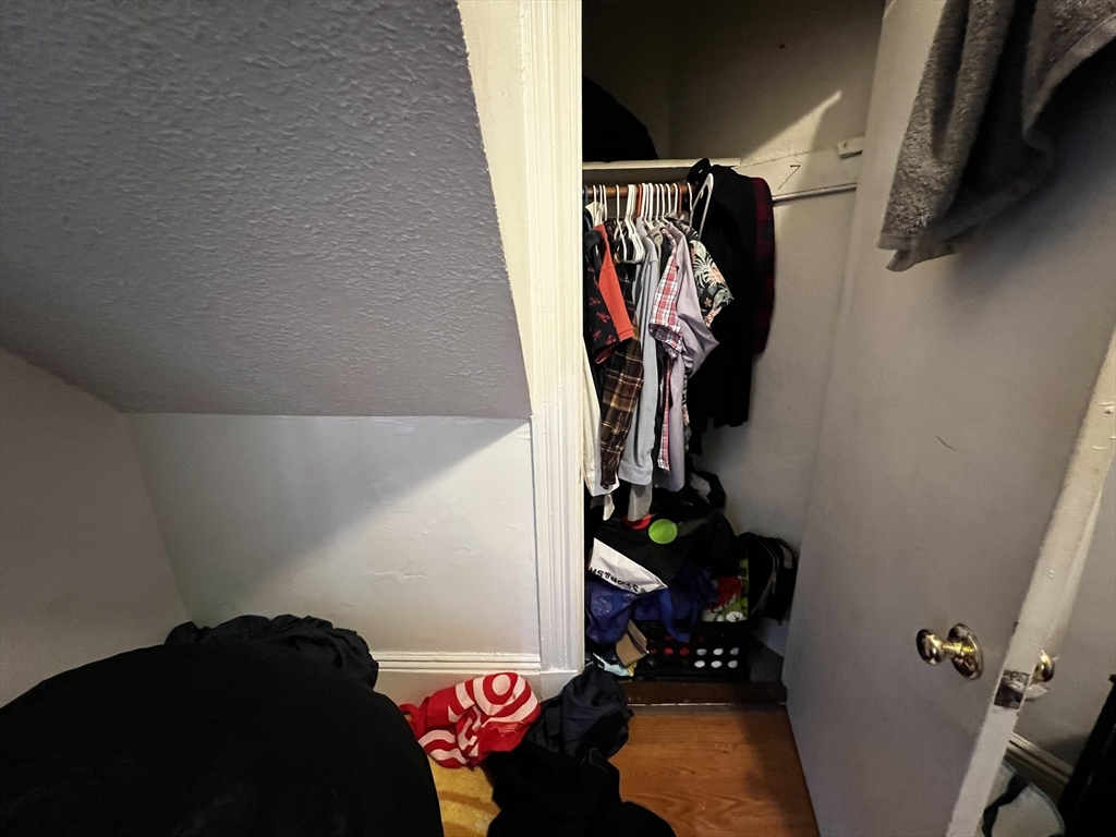 34 Cherokee St, Mission Hill