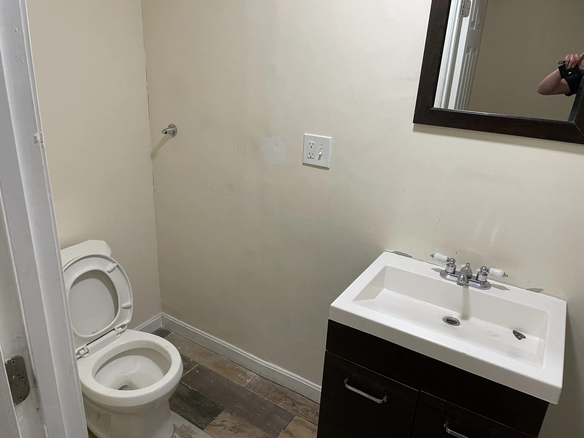 227 Roxbury St, Roxbury