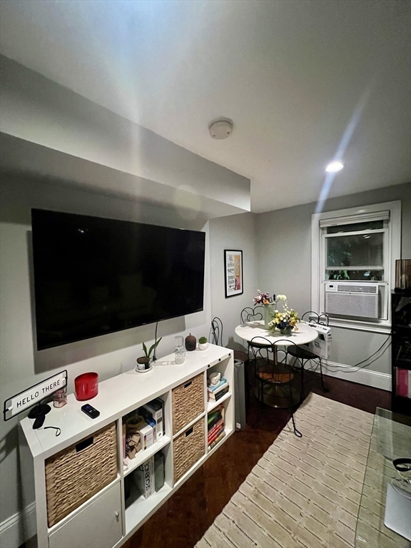 209 W 3rd St, South Boston