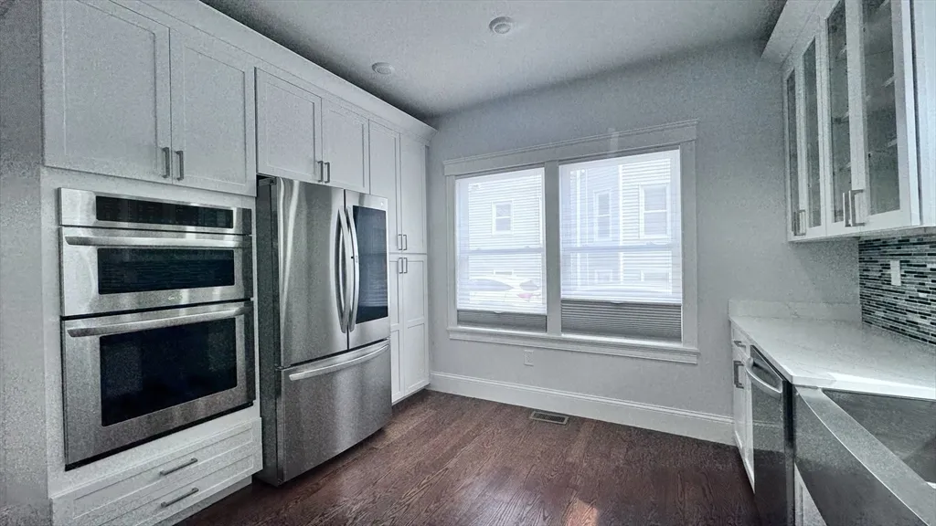 27 Aberdeen Rd, Powder House Square