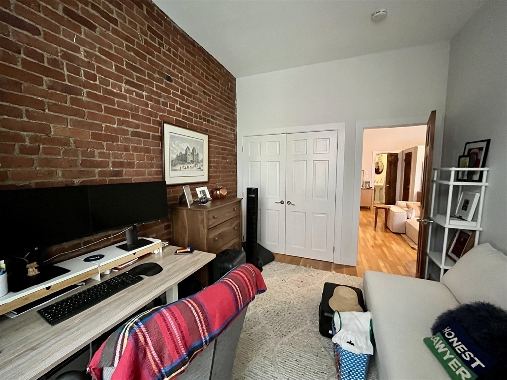 19 Fayette St, South End