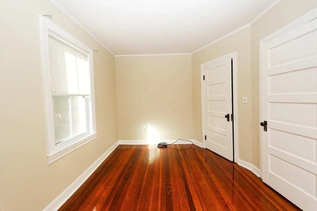 354 Pond St, Braintree