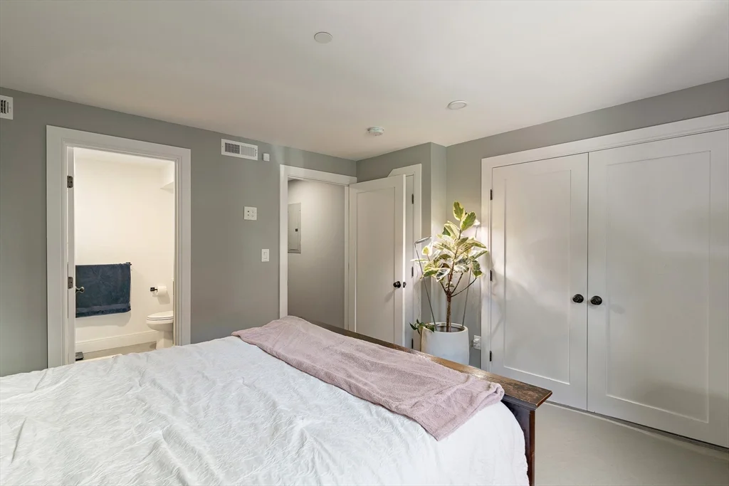 47 Morris St, East Boston