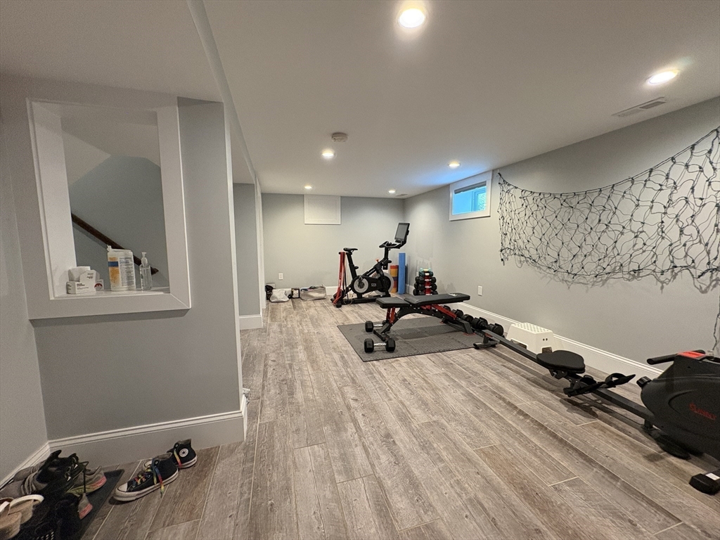 92 Dothan St, Arlington