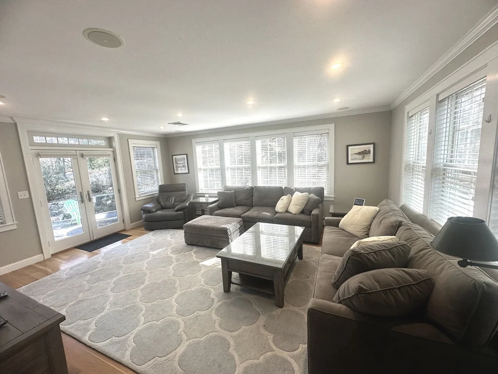 164 Florence Rd, Waltham