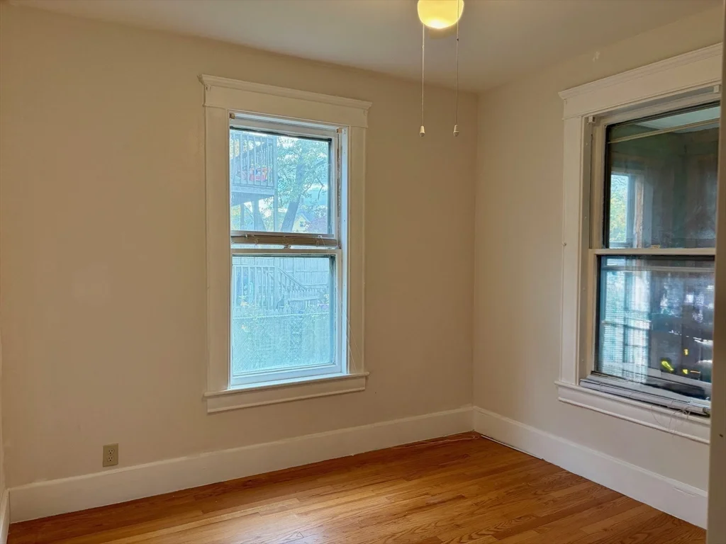 271-273 Pleasant St, Holyoke