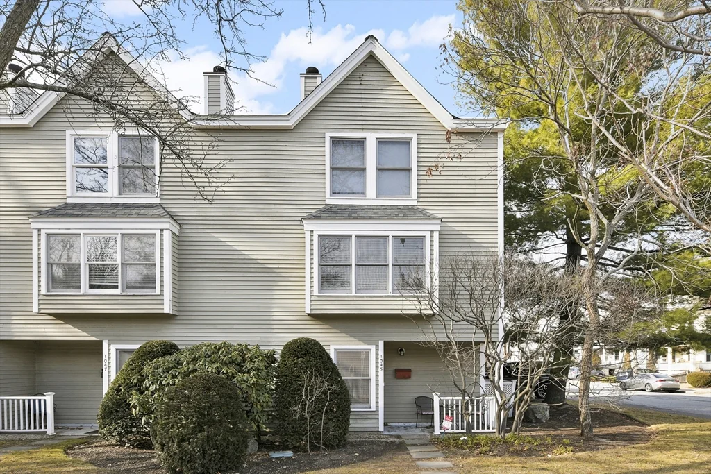 1045 Washington St, Newton