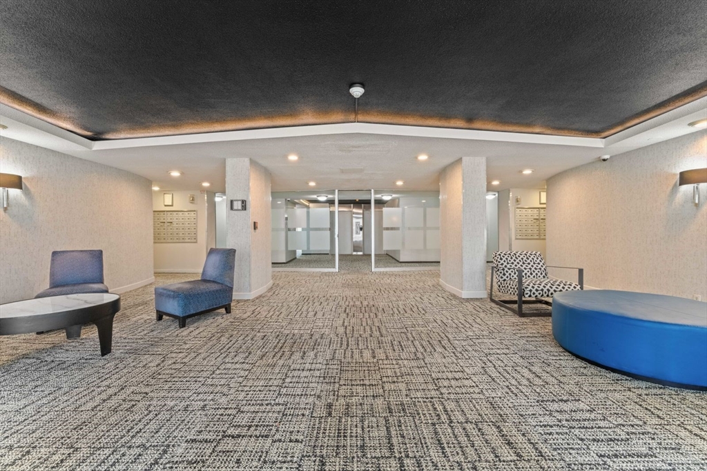 19 Winchester St, Coolidge Corner