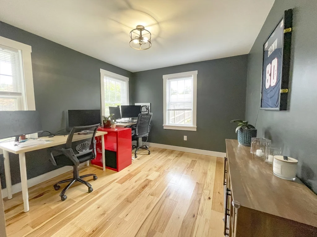 4 Pine Crest Rd, Braintree