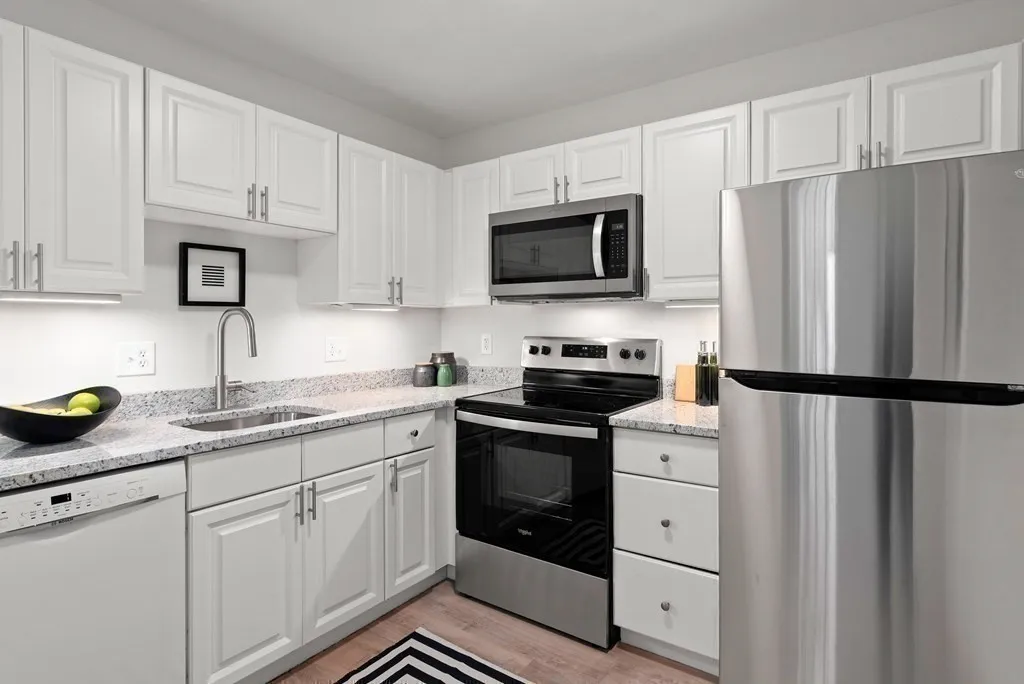 65 Glen Rd, Brookline Village