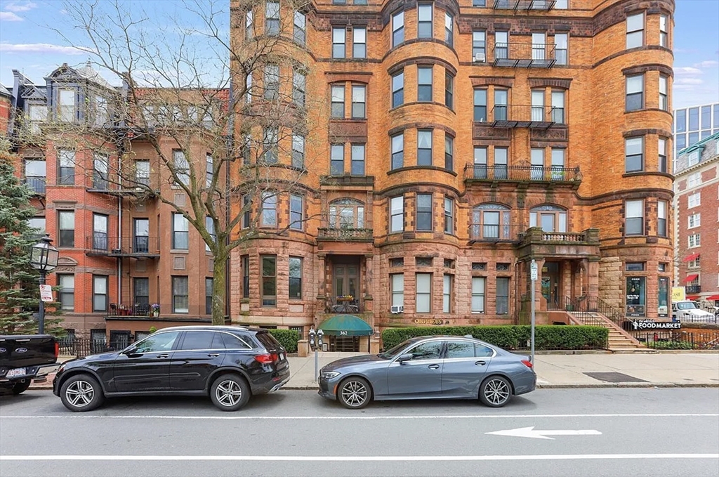 362 Commonwealth Ave, Back Bay