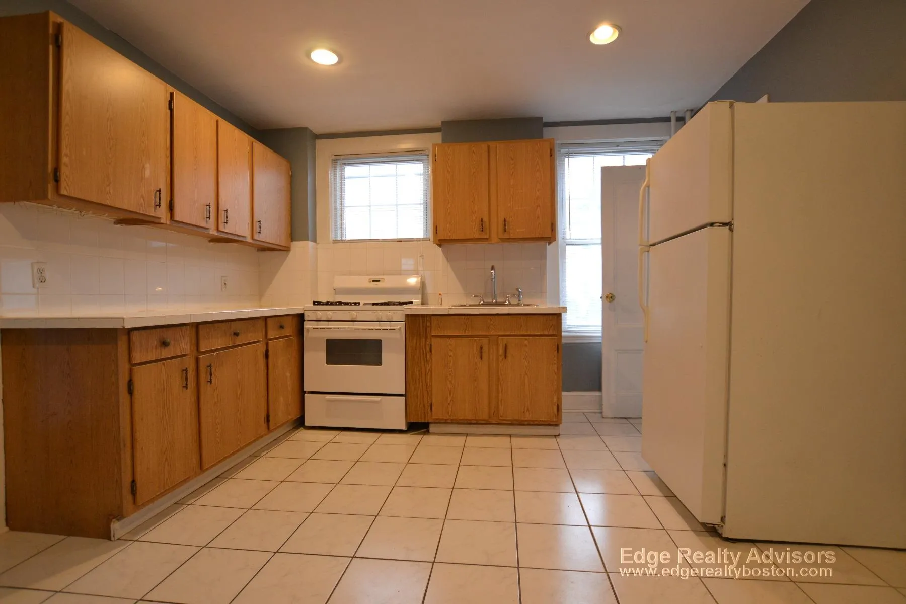 22-24 Everett Sq, Allston