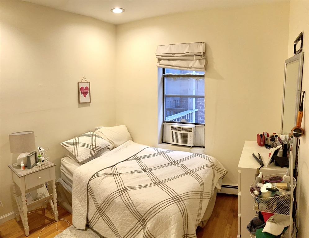 390 Riverway, Fenway