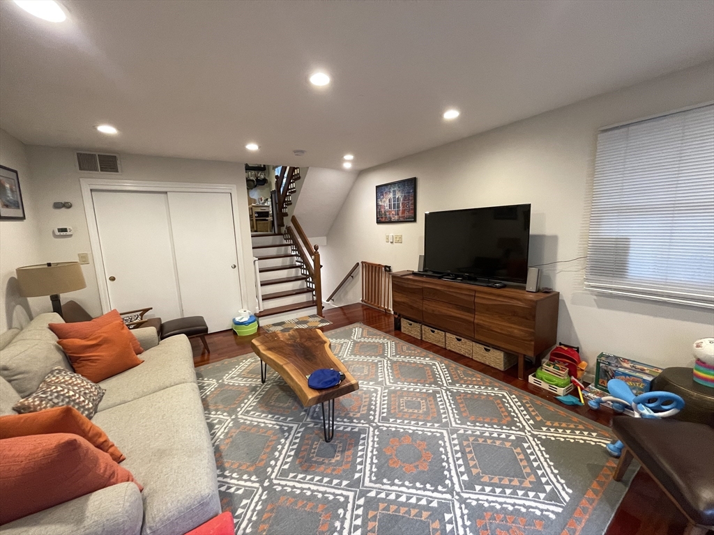 119 Beaconsfield, Aspinwall Hill