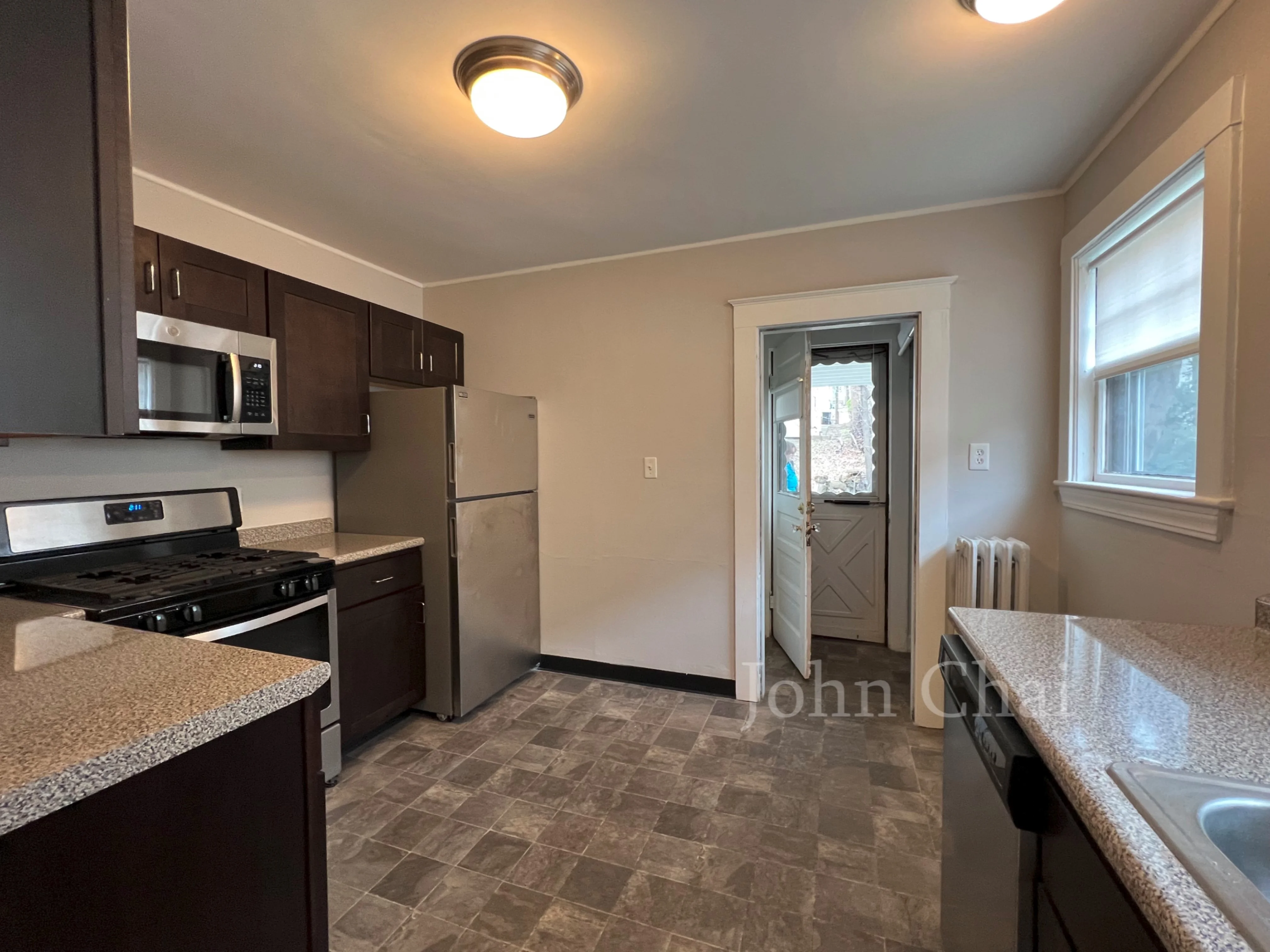 136 Arlington St, Oak Square