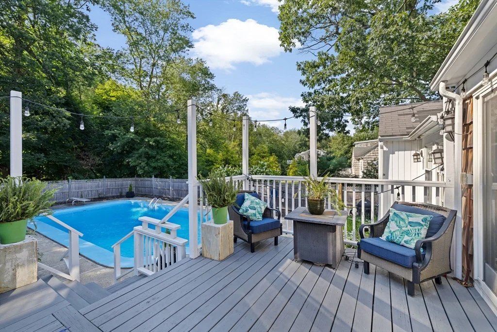 4 Country Dr, South Hingham