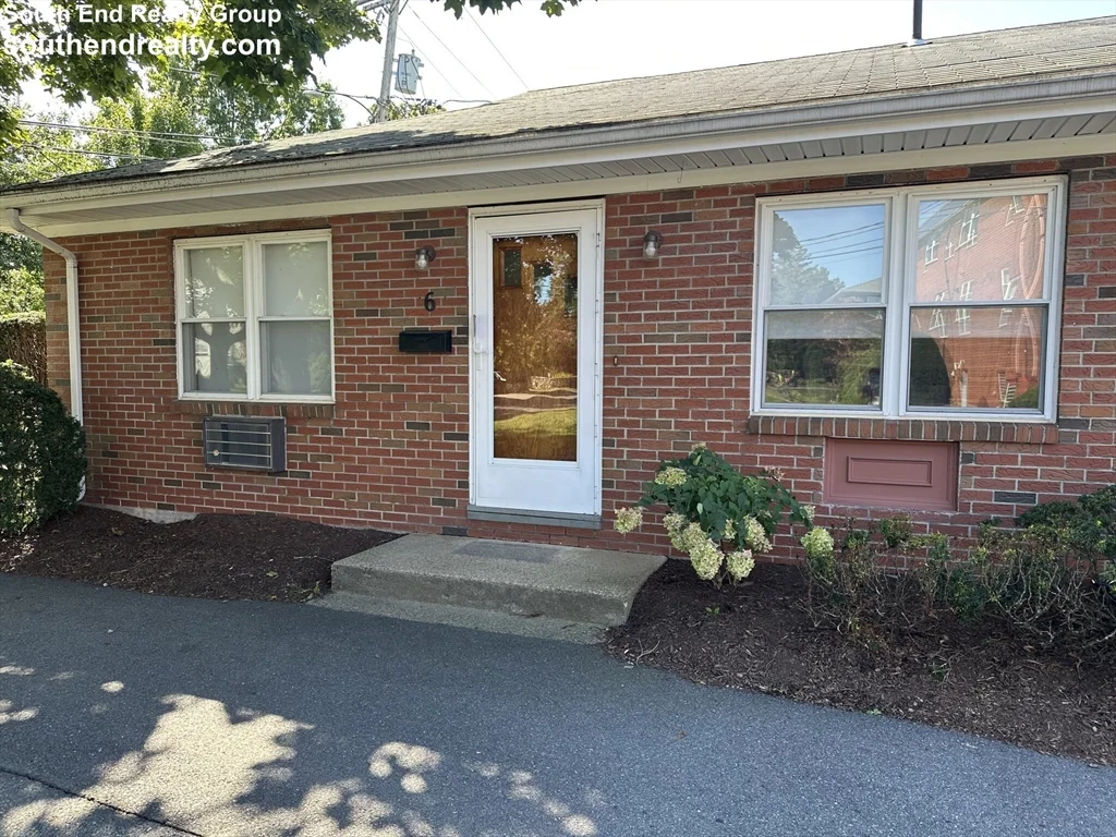 6 Whitman Rd, Waltham