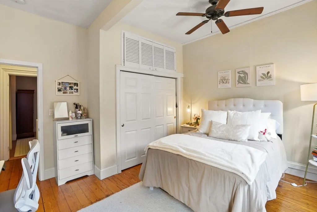 296 Marlborough St, Back Bay