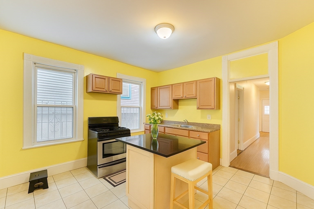 10 Bucknam St ,, Mission Hill