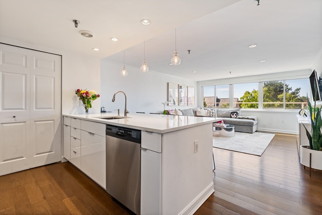 20 Webster St, Coolidge Corner