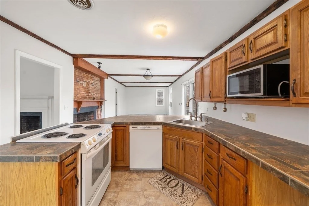 126 Summer, Plymouth