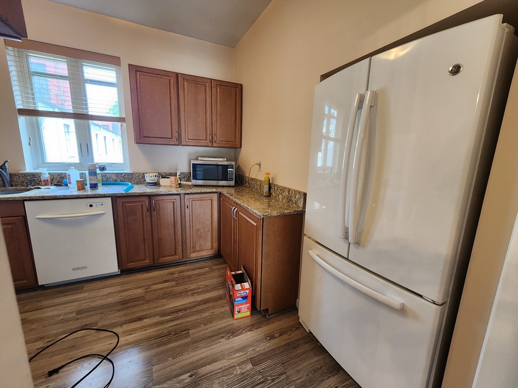 573 Washington St, Brookline