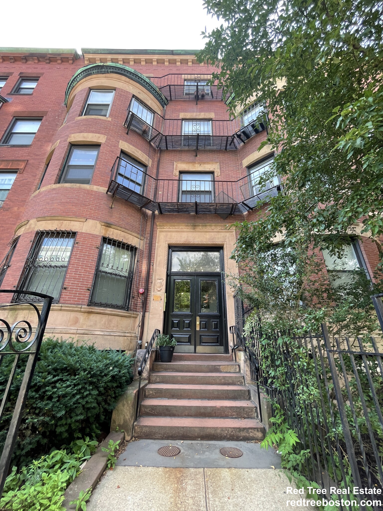 869 Beacon St, Fenway