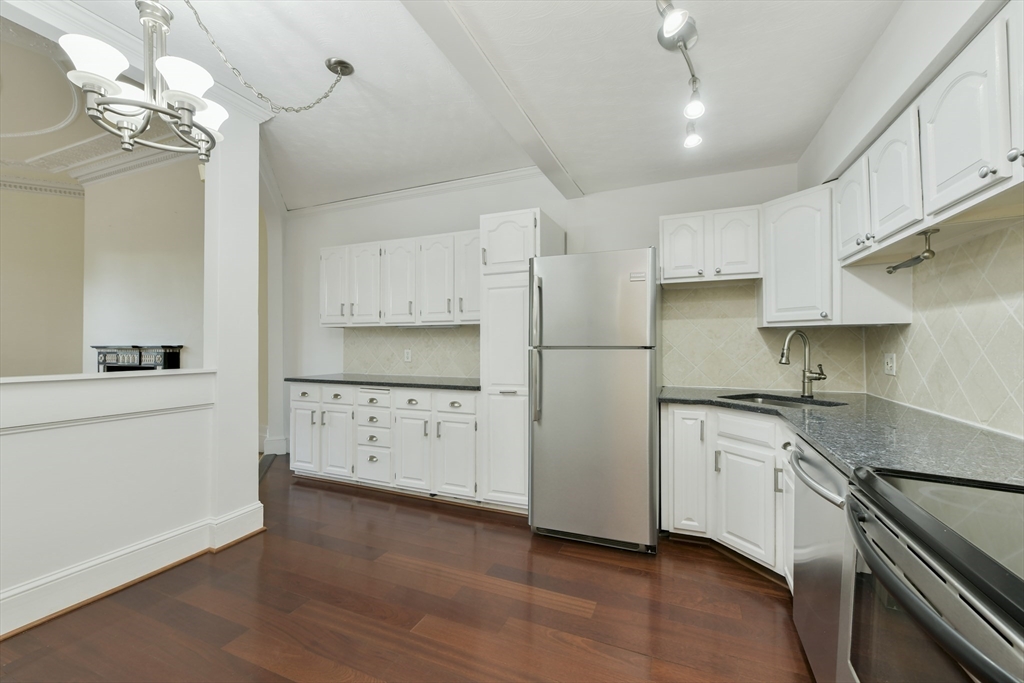 232 Beacon St, Back Bay