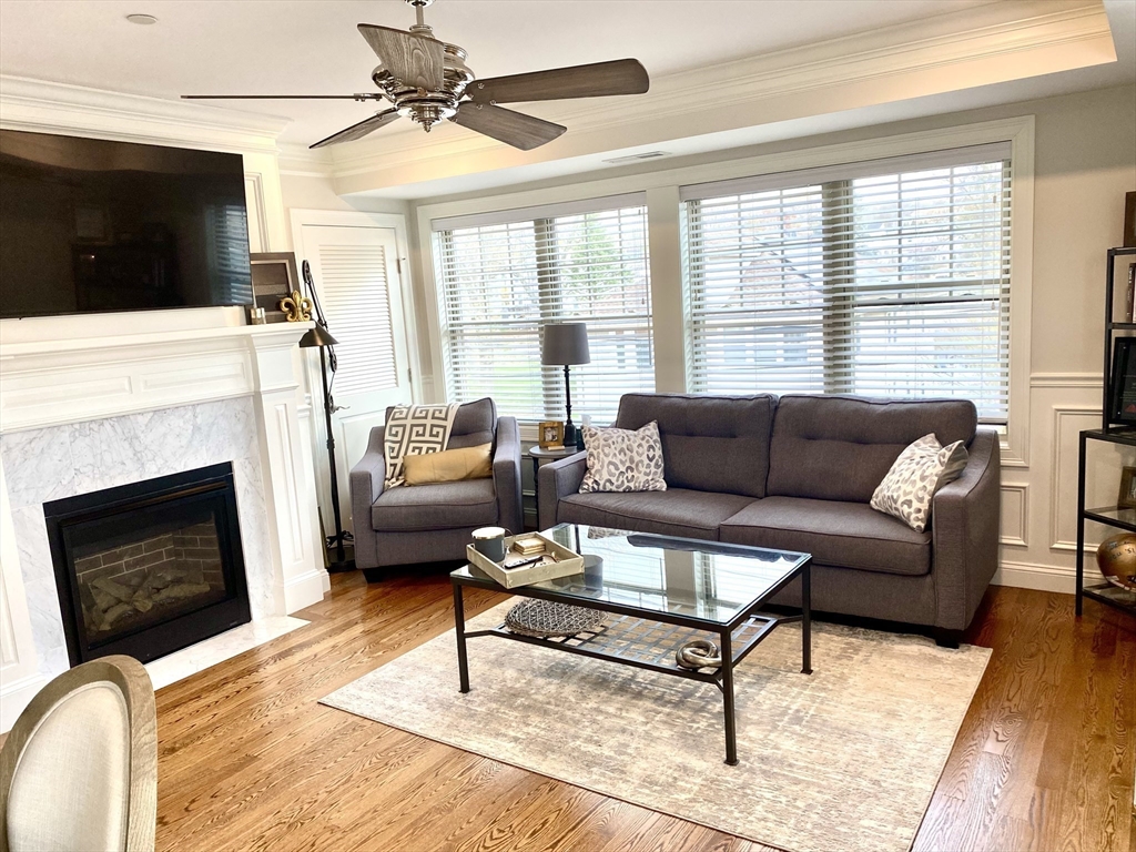 8 Maplewood St, West Roxbury