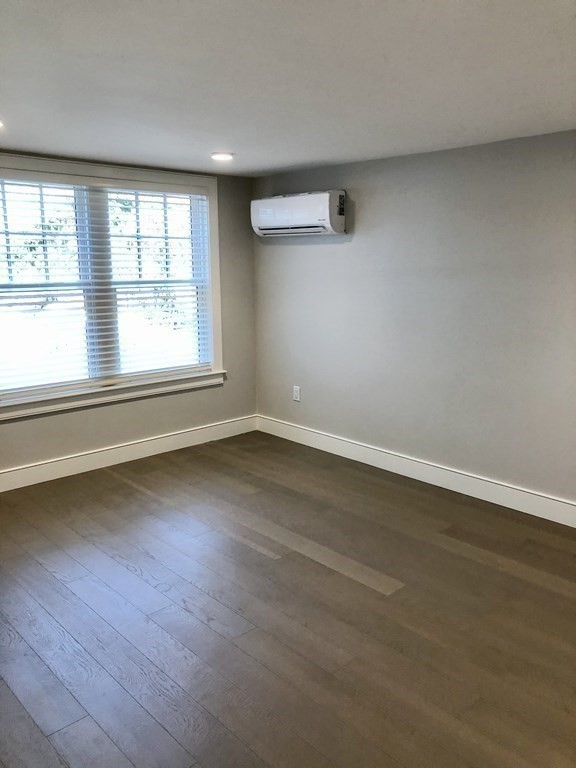 73 Chestnut St, Weston