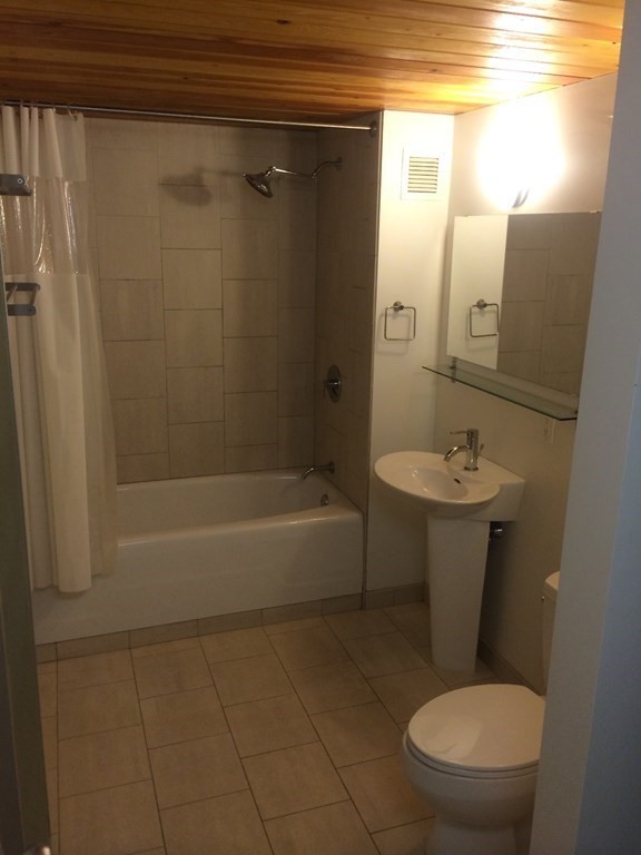 290 Pleasant St, East Watertown